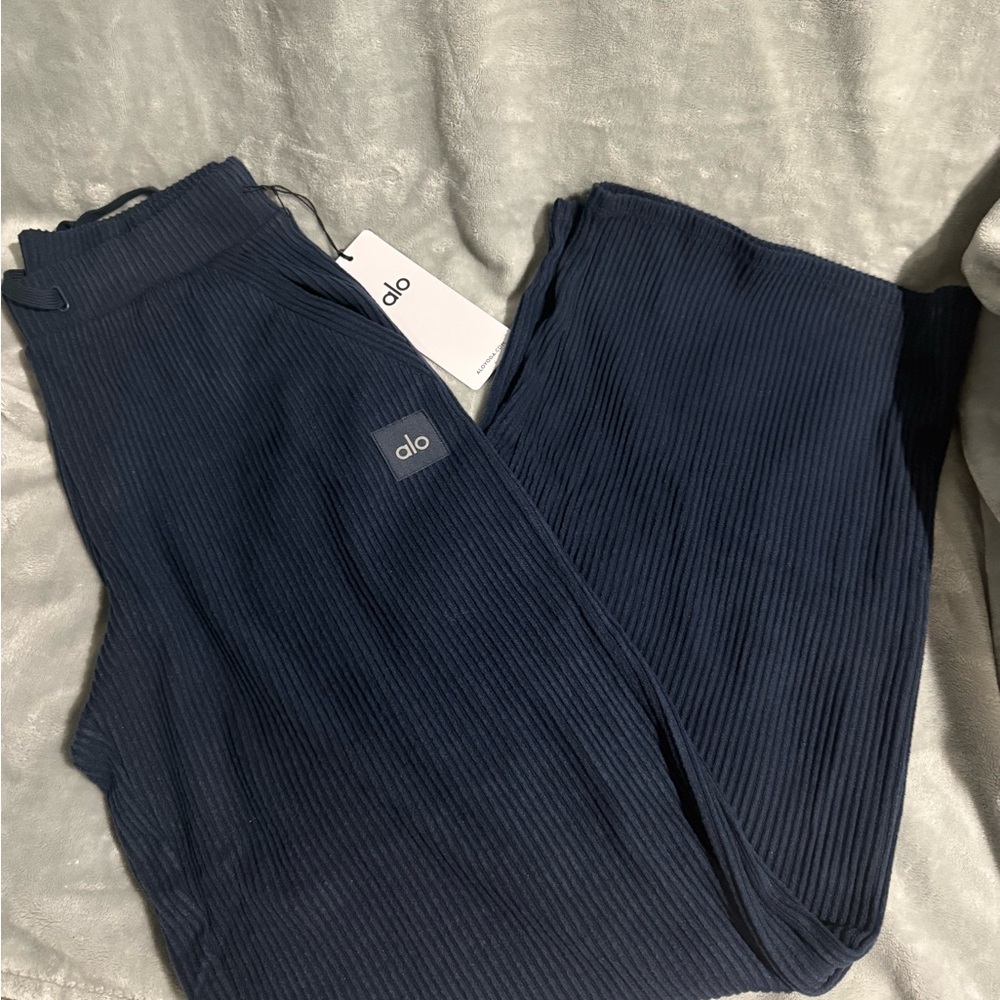 Alo Yoga Women’s Muse Wide Leg Pant Navy